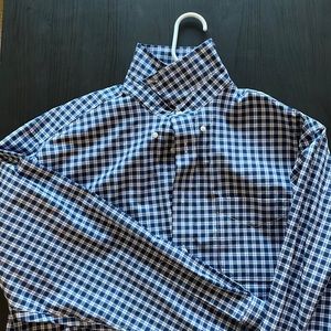 JOS A BANK Traveler Blue Button Down Shirt in Large